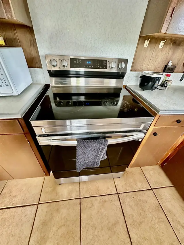 Listing Image for 10 Aahi St 11 of 19