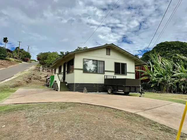 Listing Image for 10 Aahi St 2 of 19