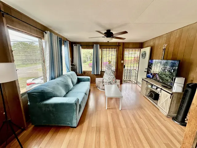 Listing Image for 10 Aahi St 6 of 19