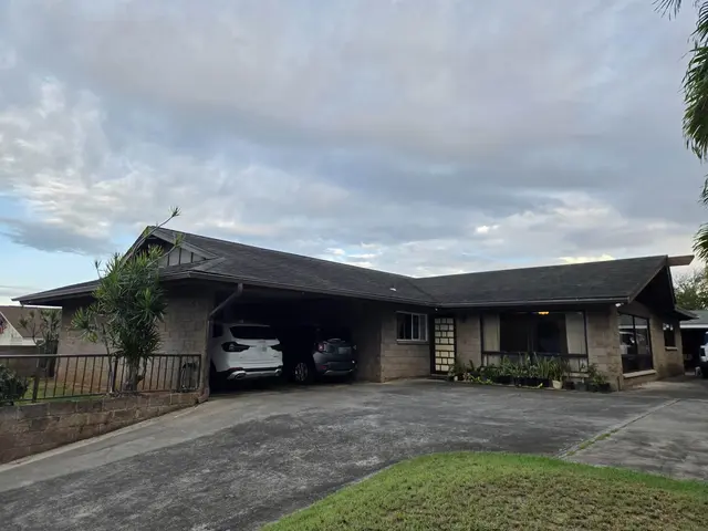 Listing Image for 765 Wailupe Dr 3 of 14