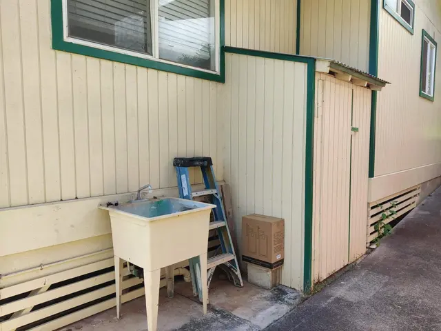 Listing Image for 2042 Kahekili Hwy B 12 of 16