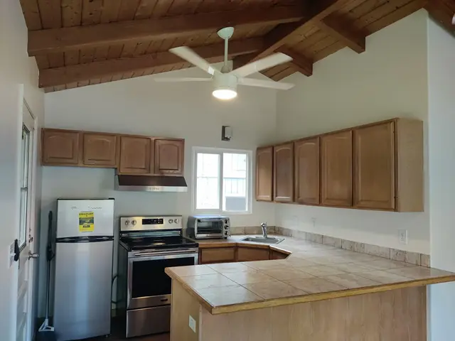 2042 Kahekili Hwy B, Wailuku, 399924 - 2/16