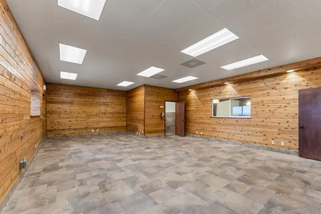 Listing Image for 300 E Uahi Way 14 of 19