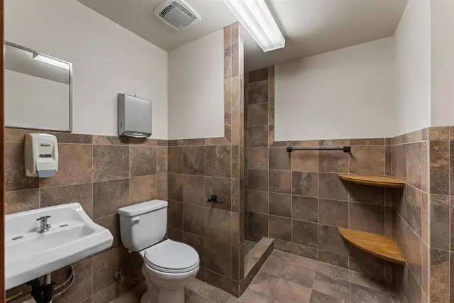 Listing Image for 300 E Uahi Way 16 of 19