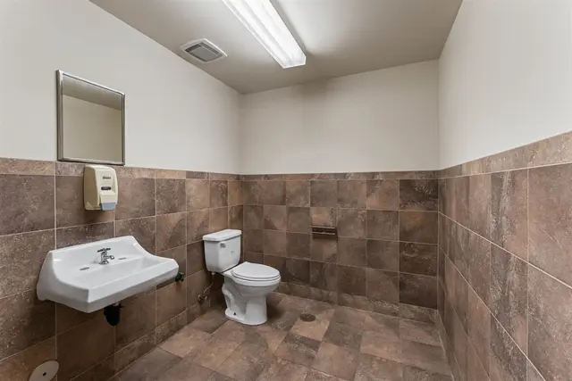 Listing Image for 300 E Uahi Way 17 of 19