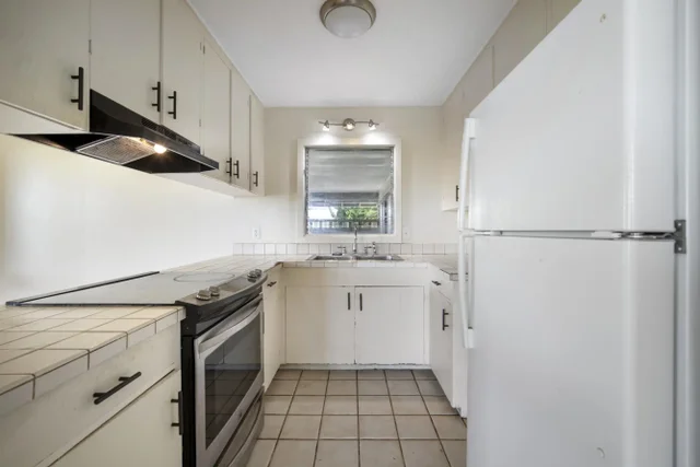 Listing Image for 230 Pulehuiki Rd Unit B 13 of 40