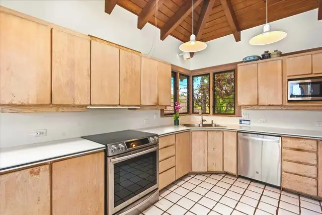 Listing Image for 34 Papaua Pl 24 of 50