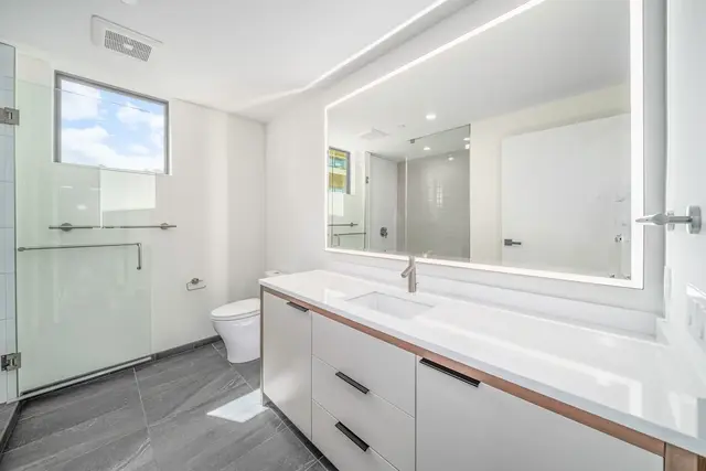 Listing Image for 36 Kai Malu #202 Dr 5-d 34 of 50