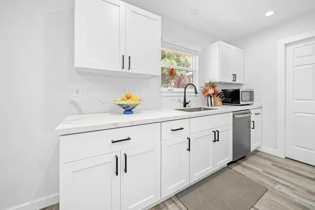 Listing Image for 3804 Lower Honoapiilani Rd B 10 of 44