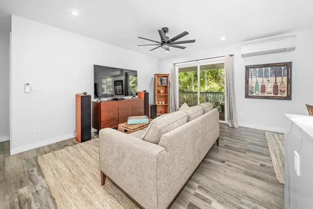 Listing Image for 3804 Lower Honoapiilani Rd B 16 of 44