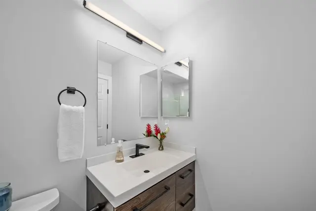 Listing Image for 3804 Lower Honoapiilani Rd B 34 of 44