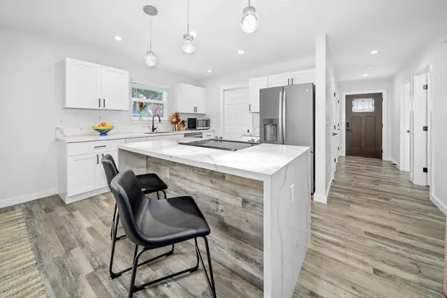 Listing Image for 3804 Lower Honoapiilani Rd B 4 of 44