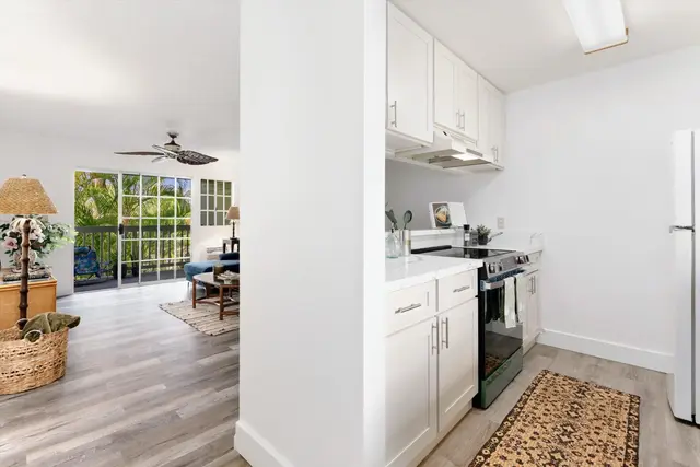Listing Image for 160 Keonekai Rd 27-201 13 of 41