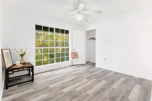 Listing Image for 160 Keonekai Rd 27-201 19 of 41