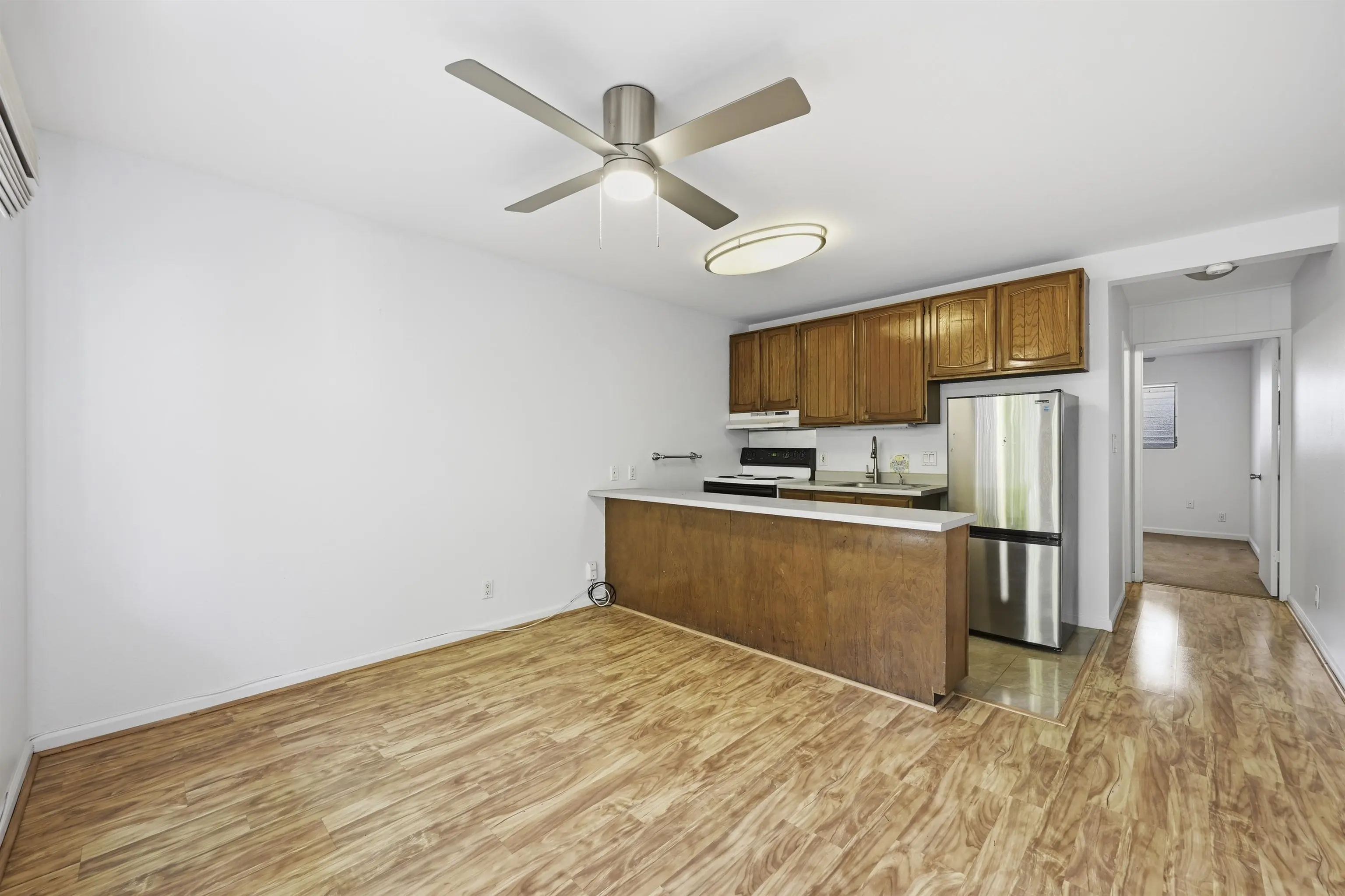 Photo of Listing #408105