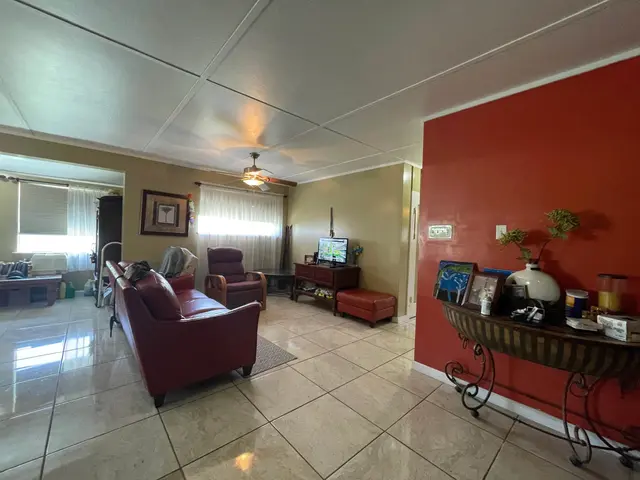 Listing Image for 425 S Lanai St 4 of 38