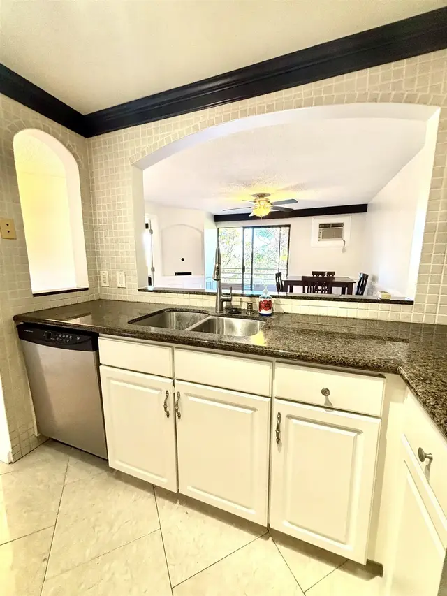Listing Image for 2747 S Kihei Rd B-306 9 of 19