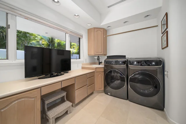 Listing Image for 206 Heleuma Pl 46 of 50