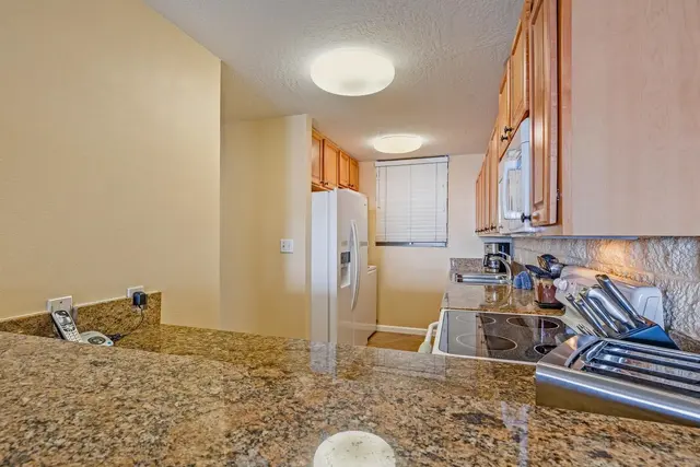Listing Image for 250 Hauoli St 417 21 of 30