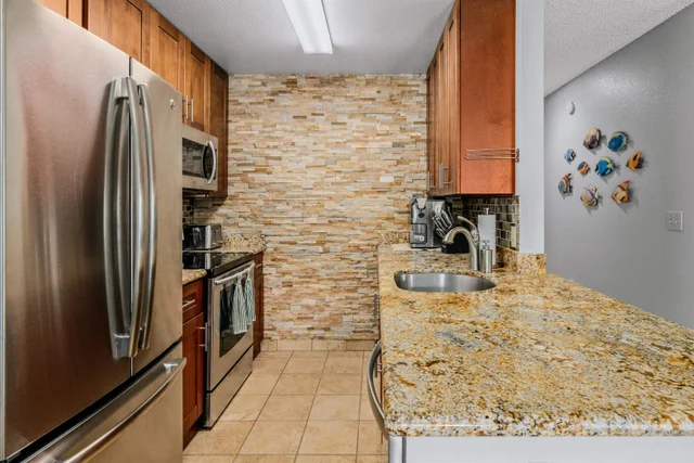 Listing Image for 160 Keonekai Rd 3-203 1 of 32