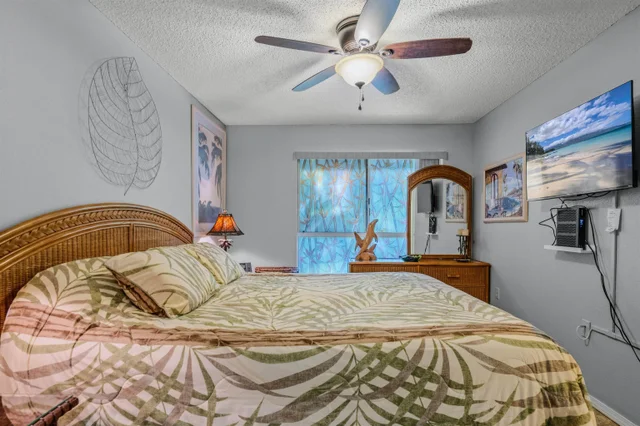 Listing Image for 160 Keonekai Rd 3-203 21 of 32