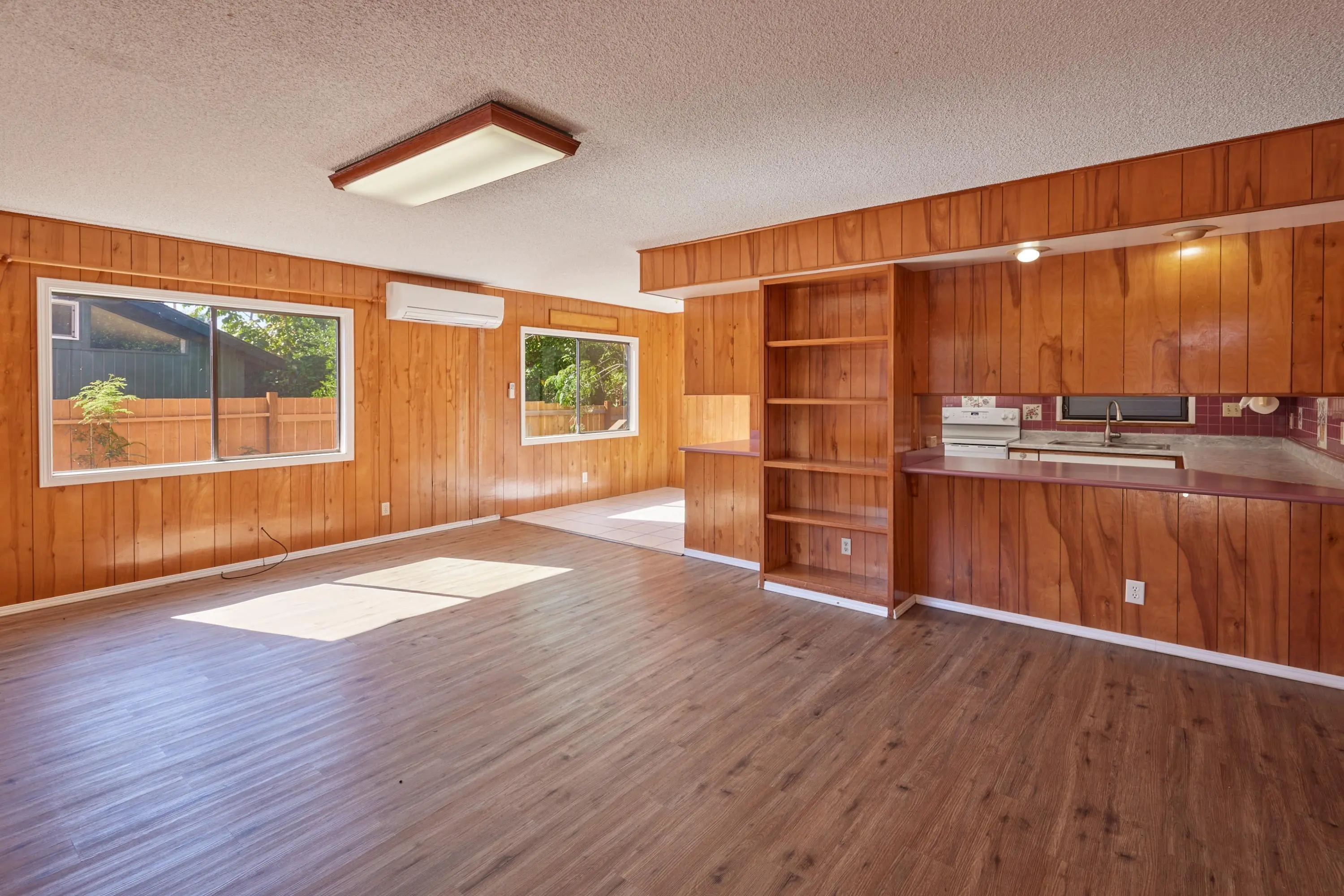 Photo of Listing #408735