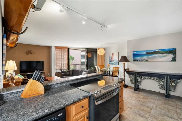 Listing Image for 20 Hauoli St 201 10 of 31