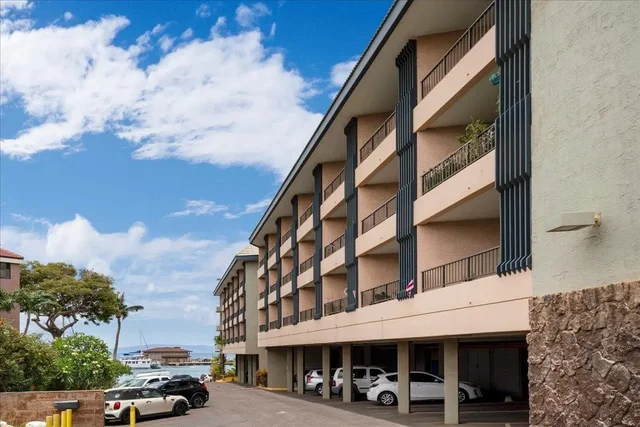 Listing Image for 20 Hauoli St 201 25 of 31