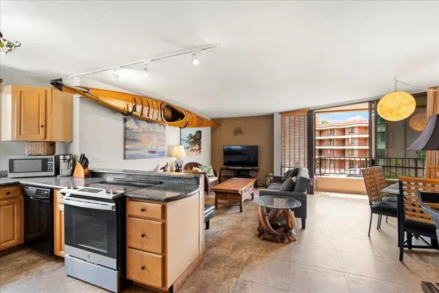 Listing Image for 20 Hauoli St 201 2 of 31