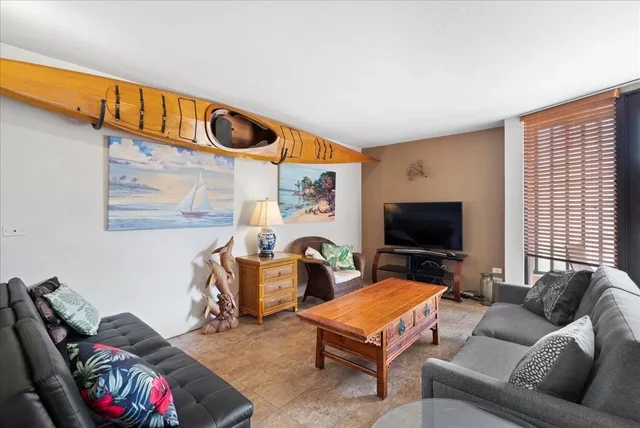 Listing Image for 20 Hauoli St 201 4 of 31