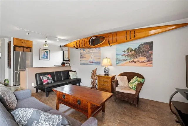 Listing Image for 20 Hauoli St 201 5 of 31