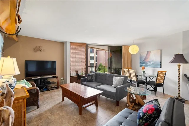 Listing Image for 20 Hauoli St 201 7 of 31