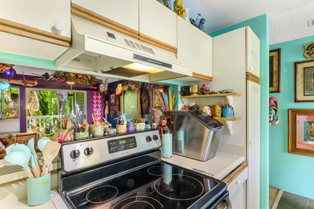 Listing Image for 160 Keonekai Rd 27-206 22 of 29