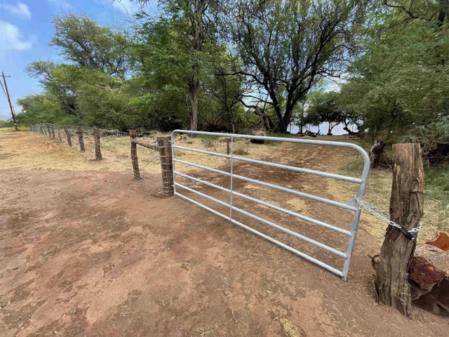 Listing Image for 01 Kamehameha V Hwy 10 of 17