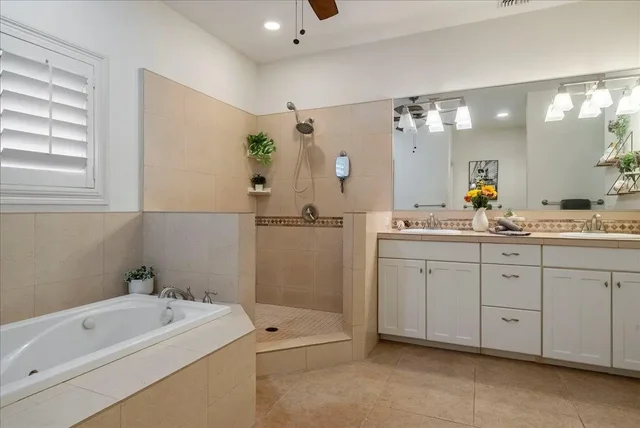 Listing Image for 14 Bermuda Pl Lot 99 11 of 48