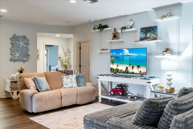 Listing Image for 14 Bermuda Pl Lot 99 7 of 48