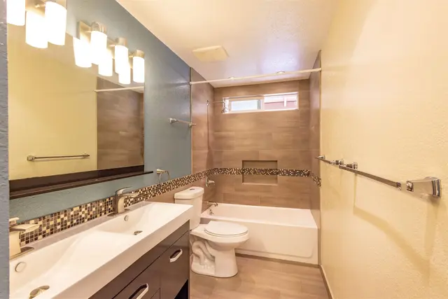 Listing Image for 285 S Opio Pl 15 of 44