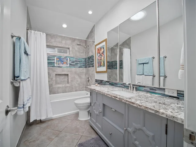 Listing Image for 440 Mikioi Pl 25 of 50