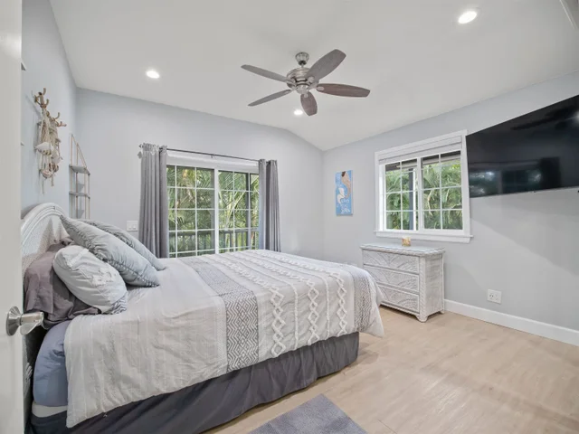 Listing Image for 440 Mikioi Pl 29 of 50