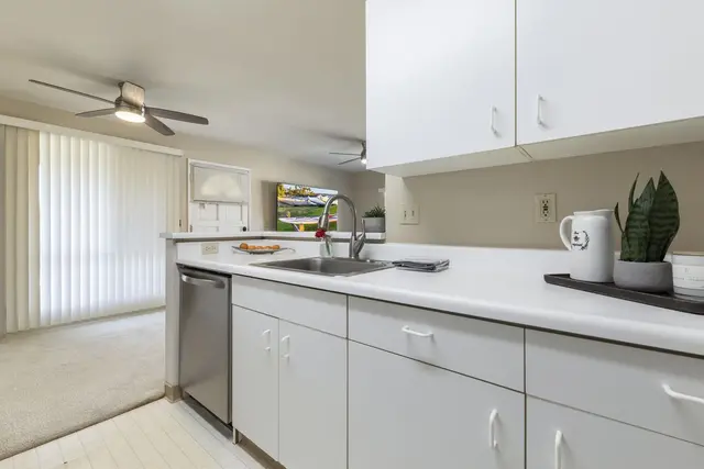 Listing Image for 480 Kenolio Rd 31-206 19 of 34