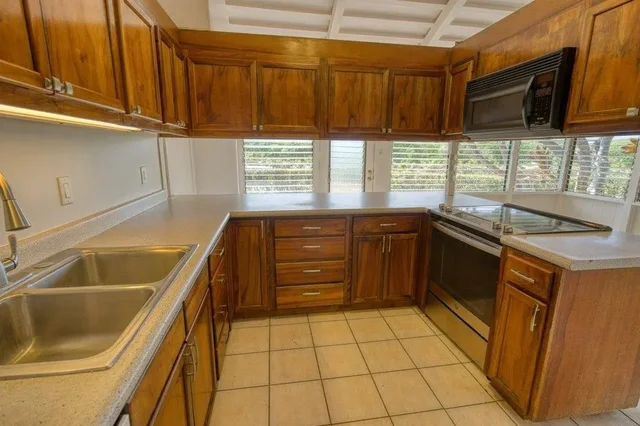 Listing Image for 2750 Kalapu Dr 36 12 of 20