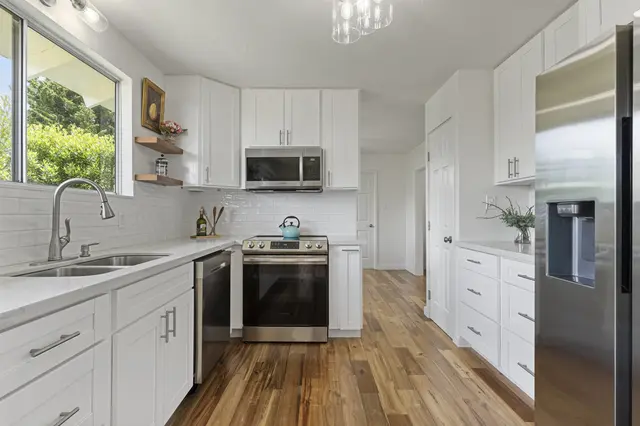 Listing Image for 10 Meakoho Pl 13 of 46