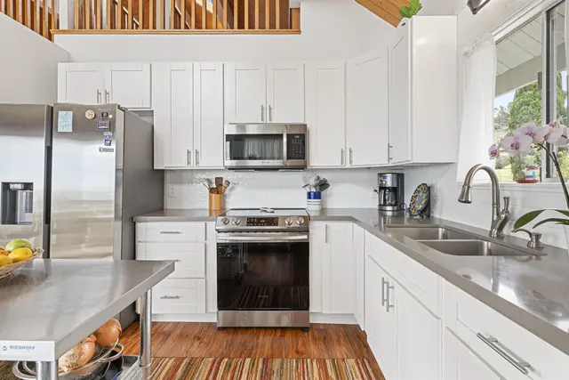 Listing Image for 10 Meakoho Pl 32 of 46