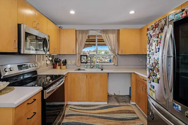 Listing Image for 6 E Waipuilani Rd 9 of 45