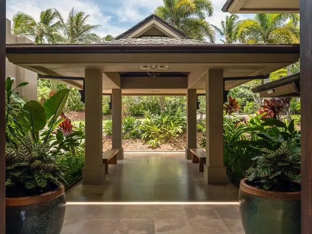 Listing Image for 7 Kapalua Pl 2 of 38