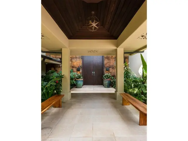 Listing Image for 7 Kapalua Pl 3 of 38