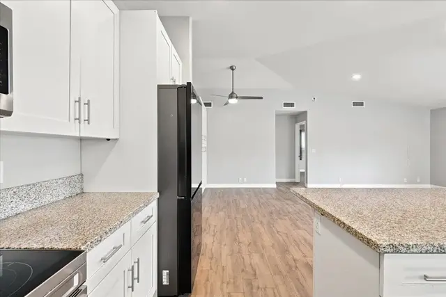 Listing Image for 53 Polale St 24 of 50