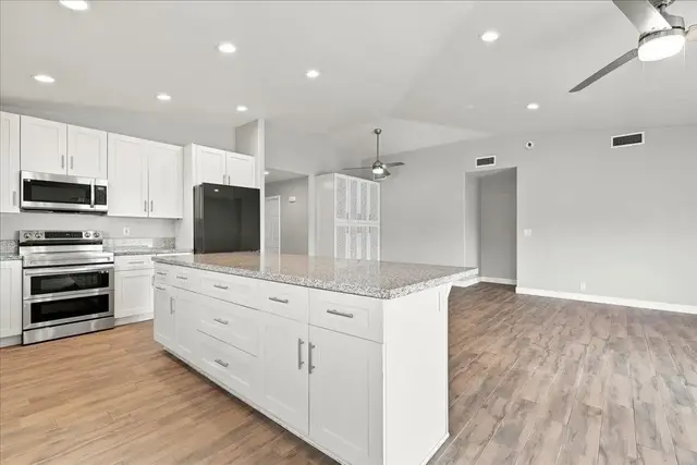 Listing Image for 53 Polale St 25 of 50