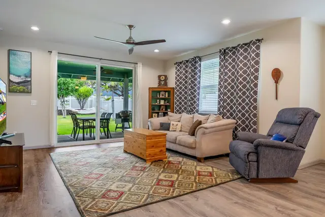 Listing Image for 47 Olina St 18 of 36