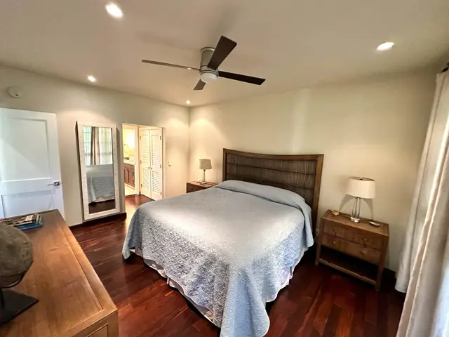 Listing Image for 100 Lio Pl Q-4 12 of 36